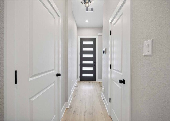 Foto del edificio - 217 Pheasant St