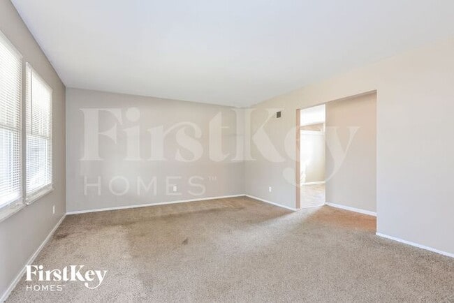 Building Photo - 11150 Mammoth Dr