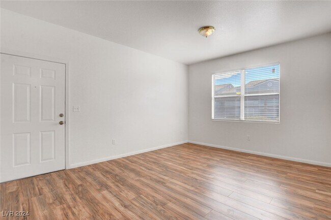 Building Photo - 6955 N Durango Dr