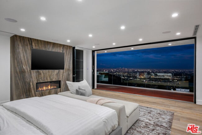 Building Photo - 2110 Hercules Dr