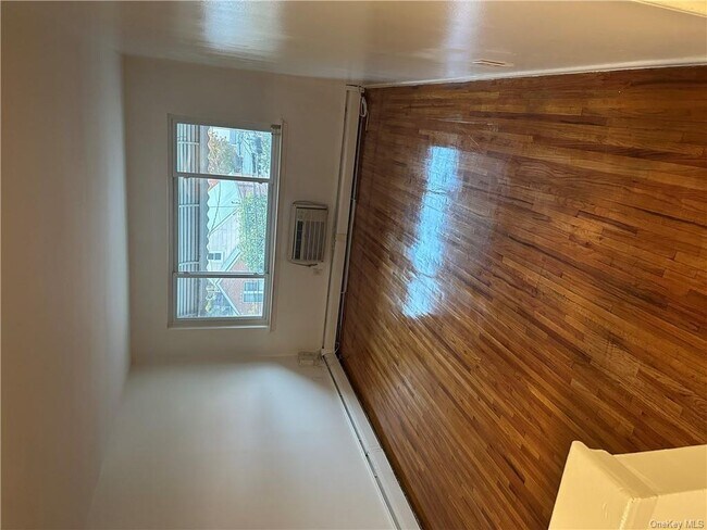 Foto del edificio - 2707 Seymour Ave