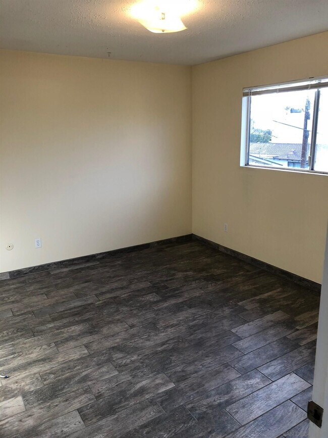 Foto del edificio - 4657 Brighton Ave