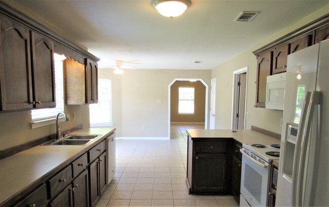 Cocina - 1700 Lake Mars Ave