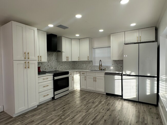 Building Photo - 9224 Ventana Ln