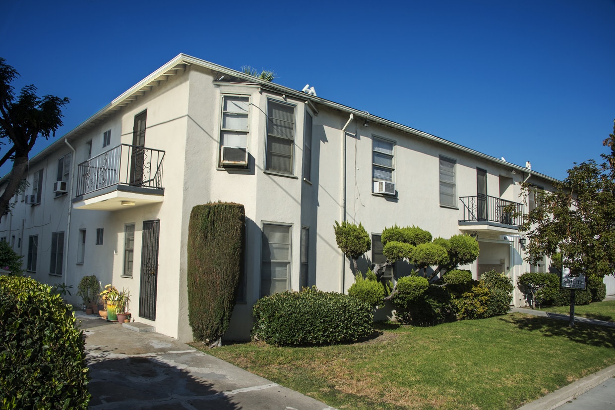 Primary Photo - 411 E Palmer Ave