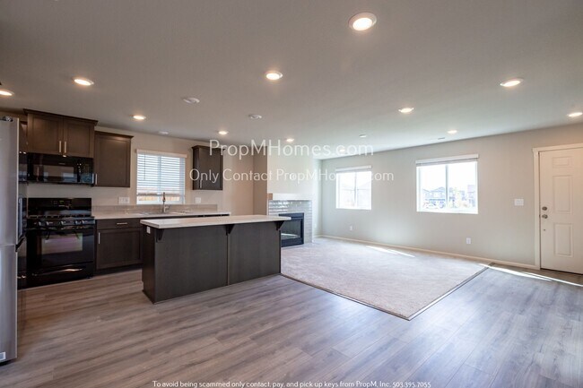 Foto del edificio - 1122 McCallum Ln
