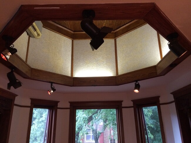 Building Photo - 2201 W Cortez St