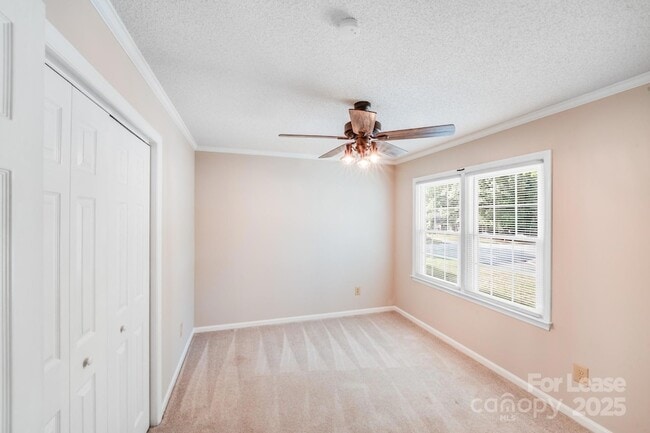 Foto del edificio - 2000 Mill House Ln