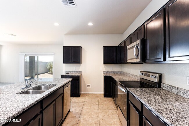 Building Photo - 1075 W Avalon Canyon Dr