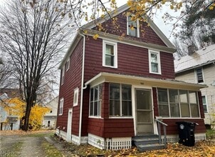 Building Photo - 518 Rentschler St