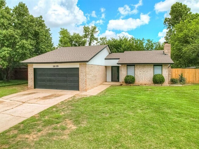 Foto del edificio - 1819 Lakehurst Dr
