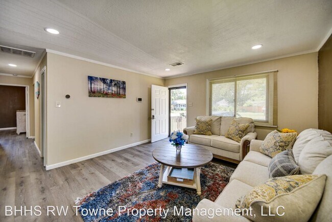 Foto del edificio - 3 br, 2 bath House - 216 Matt Lane