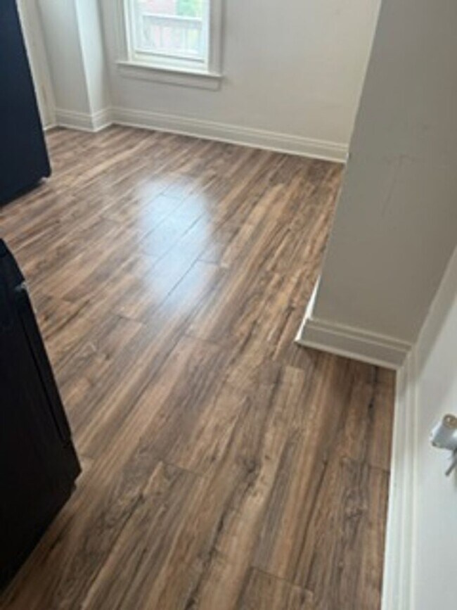 Foto del edificio - 1559 W King St