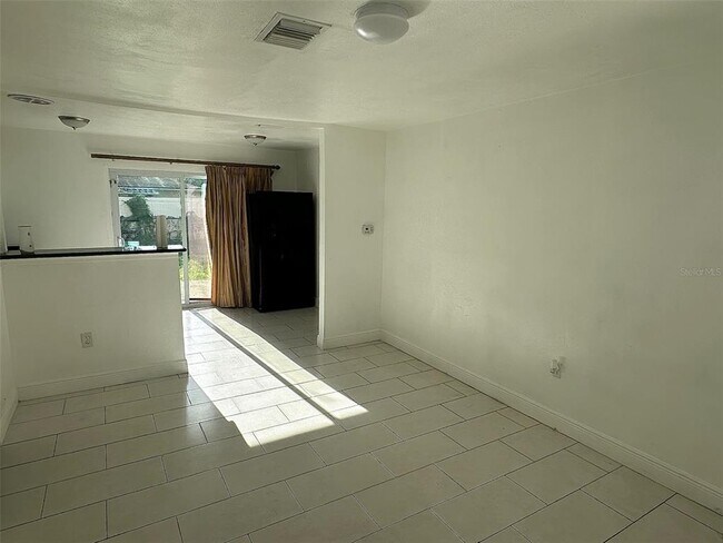 Foto del edificio - 10510 N Otis Ave