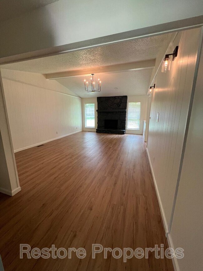 Foto del edificio - 3105 E Louisville St