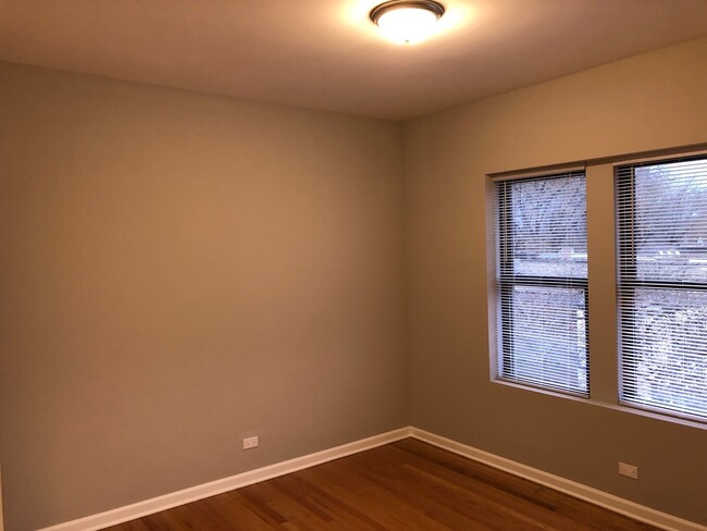 Building Photo - 3215 W Cullom Ave