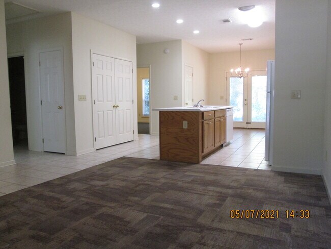 Living Room - 1129 District Ct