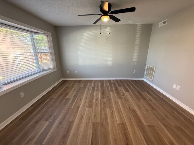 Foto del edificio - 940 Glenn St