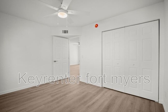 Building Photo - 16881 Davis Rd