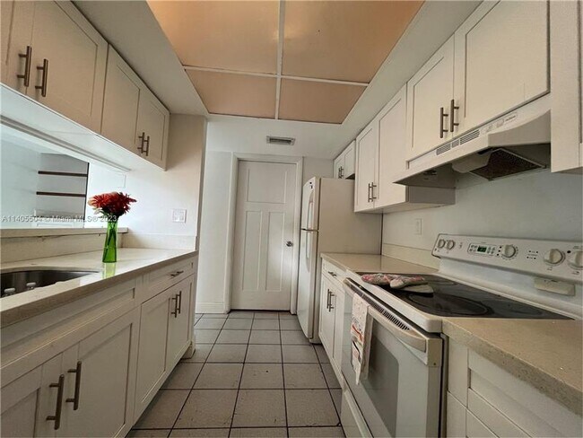 Foto del edificio - 6272 Boulevard