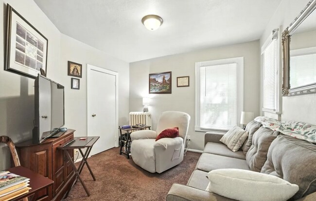 Foto del edificio - 1001 Lincoln Ave