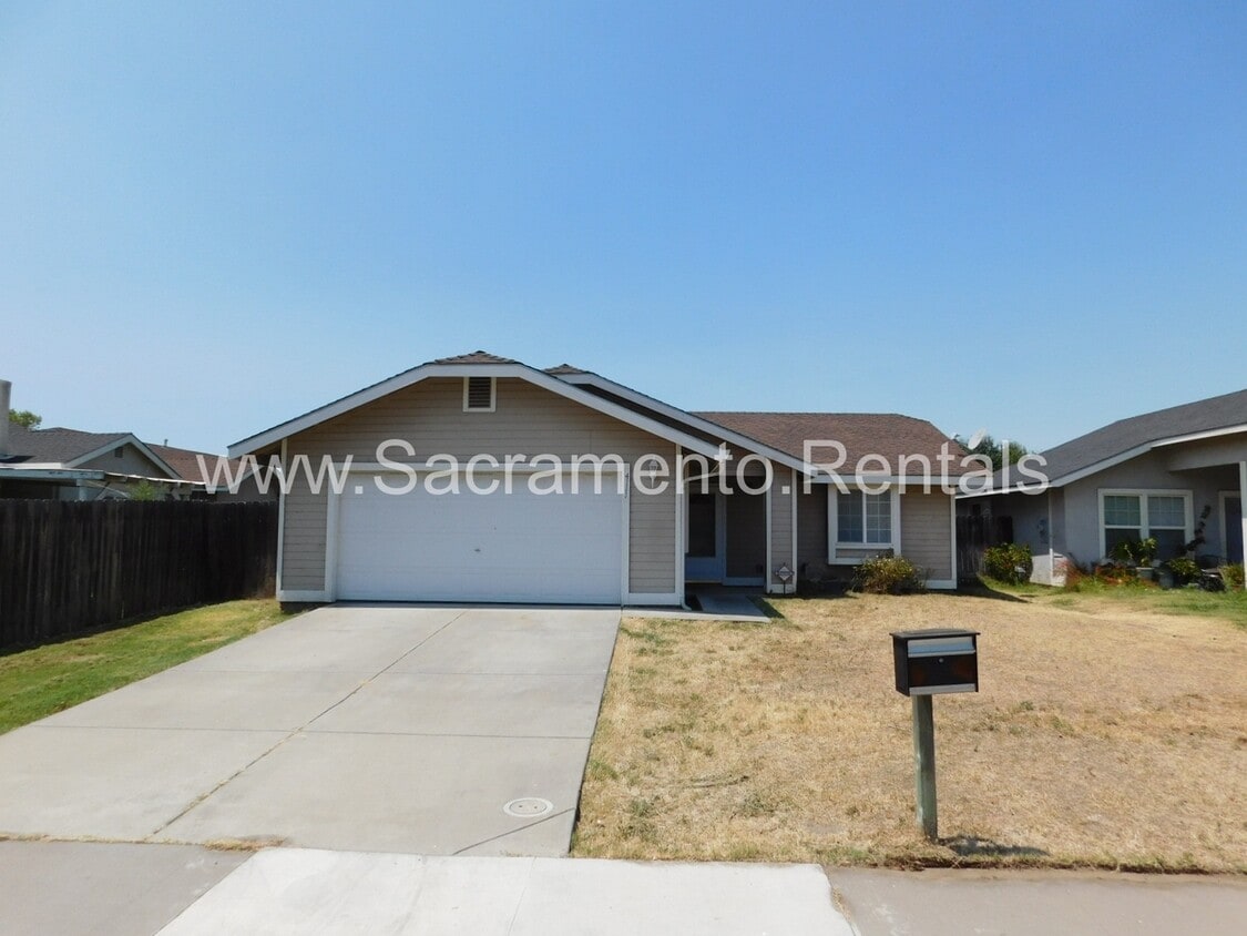 Primary Photo - Nice 3bd/2ba North Sacramento Home with 2 Car Garage