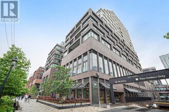 Building Photo - 455 Wellington St W