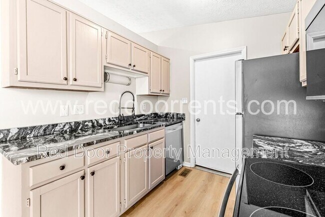 Foto del edificio - 5904 Beau Jardin Dr