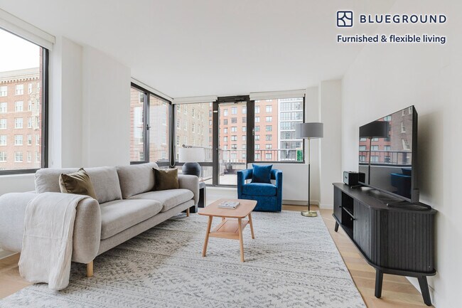 Building Photo - 255 W 94th St