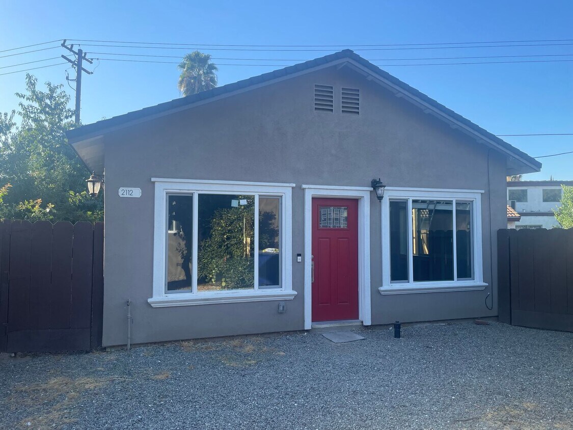 Primary Photo - 2112 Eicher Ave