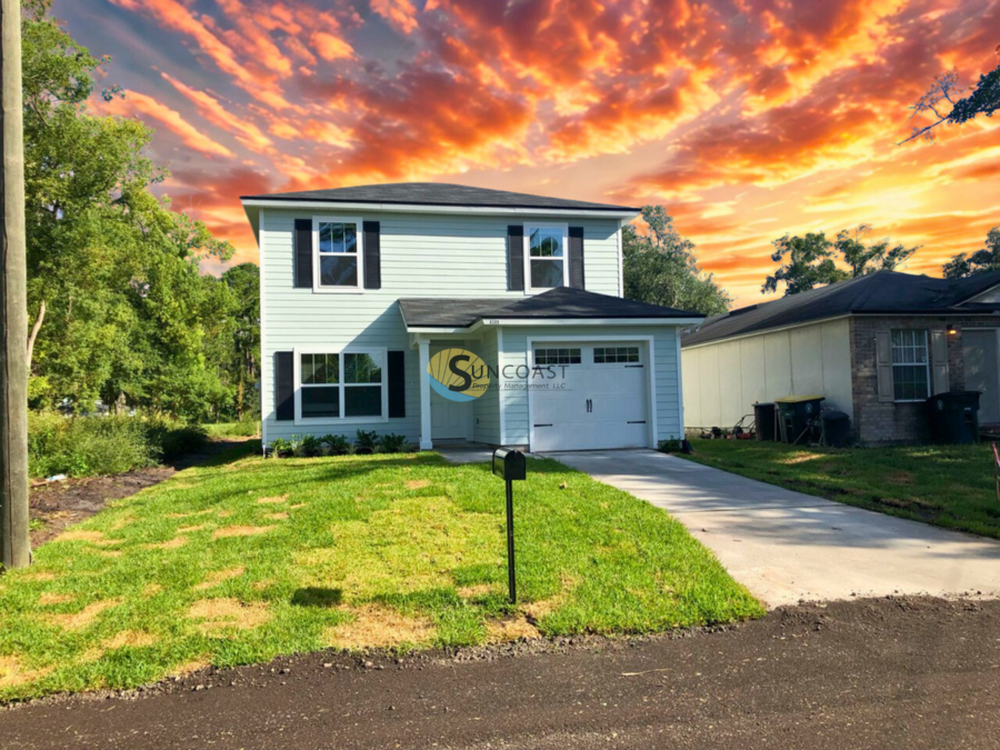 Primary Photo - Spacious 4 BR / 2.5 BA in Jax!