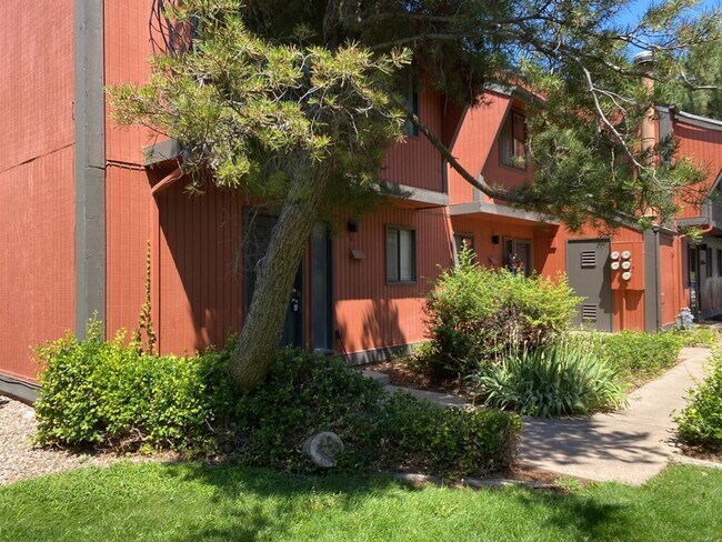 Building Photo - 1625 W Elizabeth St