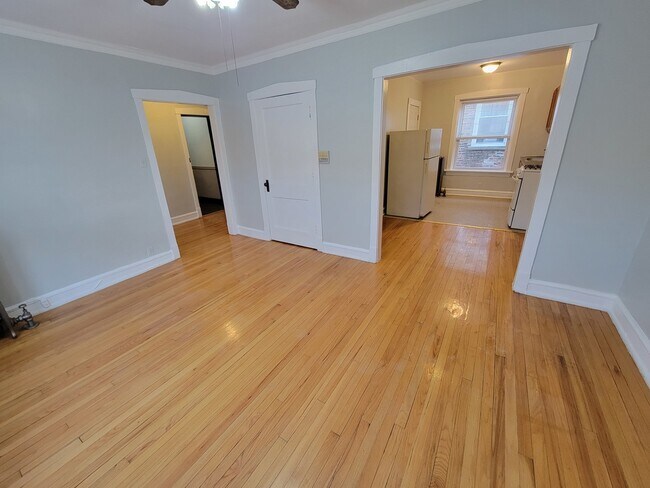 Foto del edificio - 4824 N Avers Ave