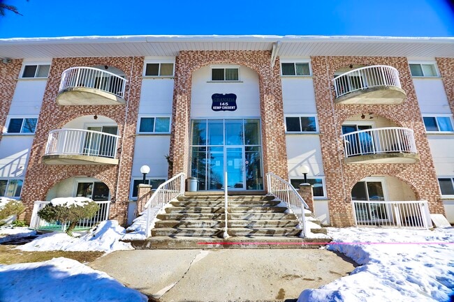 Building Photo - 145 Kemp Cres