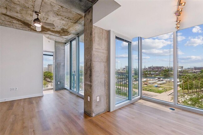 Foto del edificio - 777 N Ashley Dr