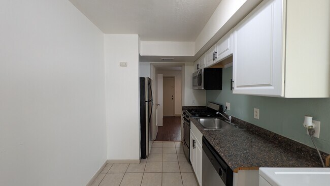 Foto del edificio - 1010 W 23rd St
