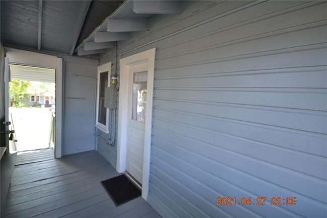Building Photo - 205 W Hilda St