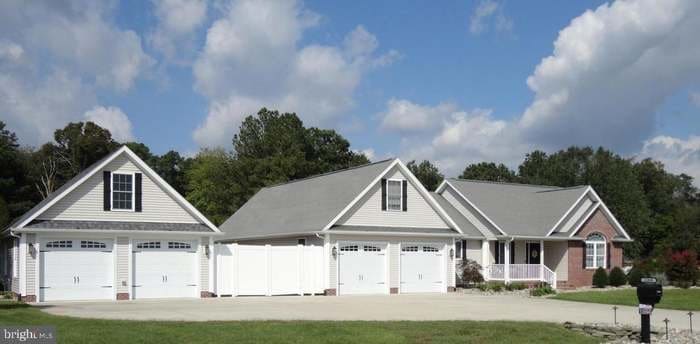 Primary Photo - 1 Private Residence Pvt