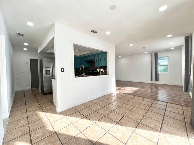 Foto del edificio - 245 Sandpiper Ave