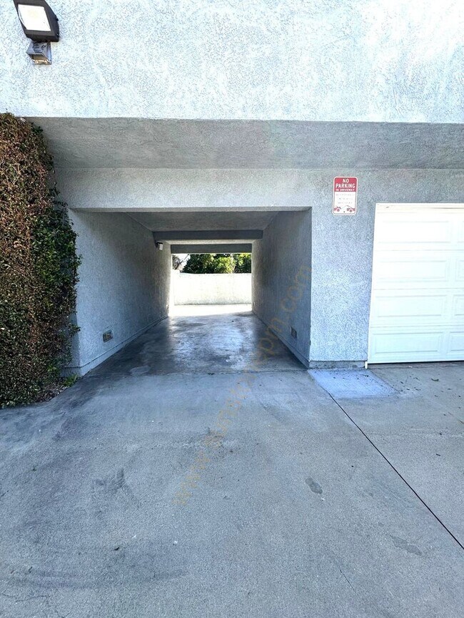 Foto del edificio - 728 E Grand Ave