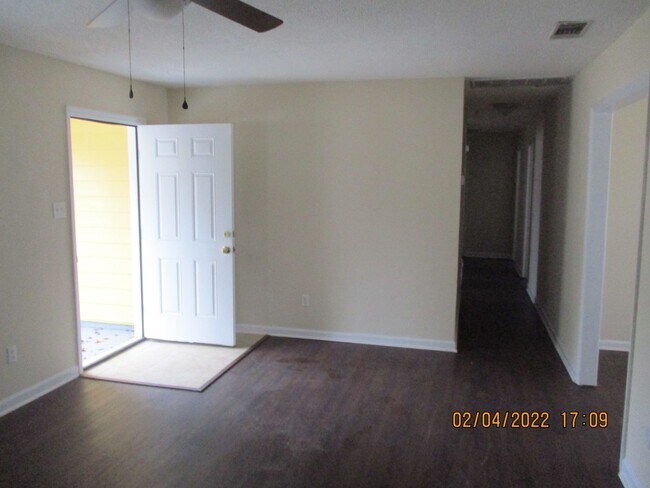 Foto del edificio - 253 Fire Tower Rd