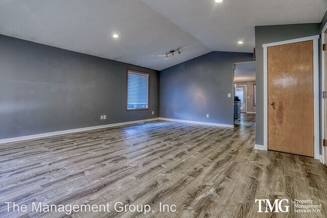 Foto del edificio - 3 br, 1.5 bath House - 307 NW 49th Street