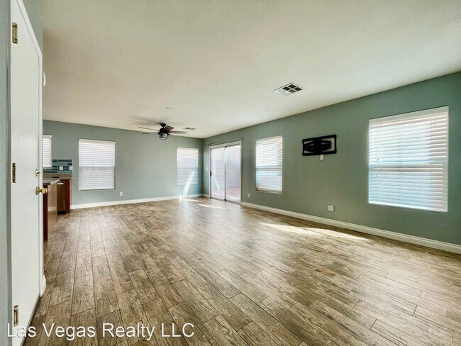 Building Photo - 3 br, 2.5 bath House - 578 Columbia Pike Ave