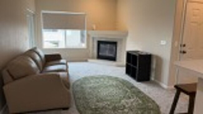 Building Photo - Cozy 1-Bedroom Condo | Low-Maintenance Living in a Great Location