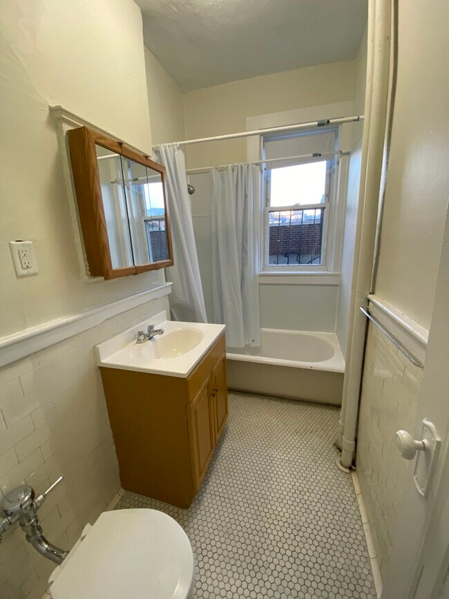 Building Photo - 1185 Boylston St