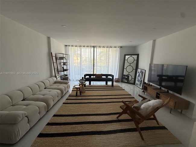 Building Photo - 9381 E Bay Harbor Dr