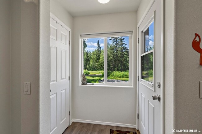 Building Photo - Cute 1 bedroom + 1 Bathroom w/ office - UT...