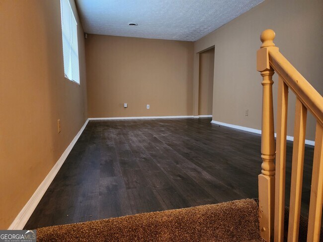 Building Photo - 2409 Fairway Ct SW