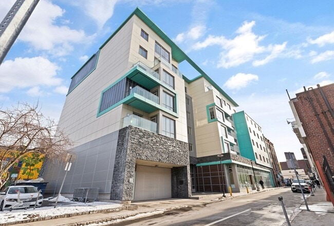 Building Photo - 10 Essex St