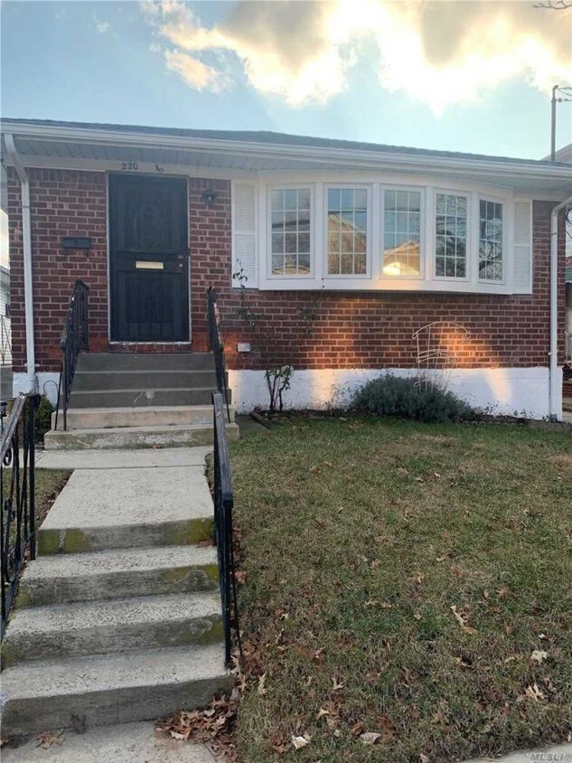 Primary Photo - 3 bedroom in Jamaica NY 11412